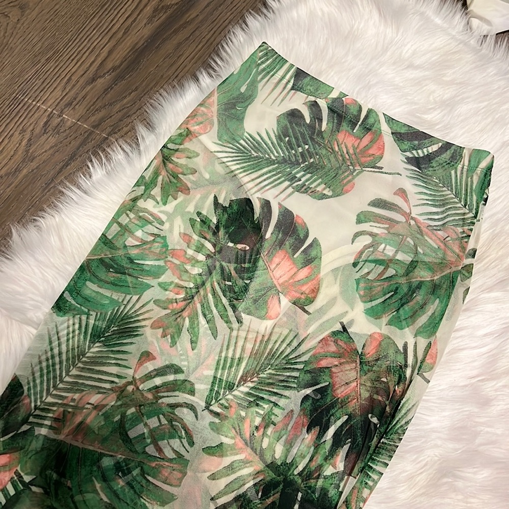 LONG HIGHWAISTED SKIRT